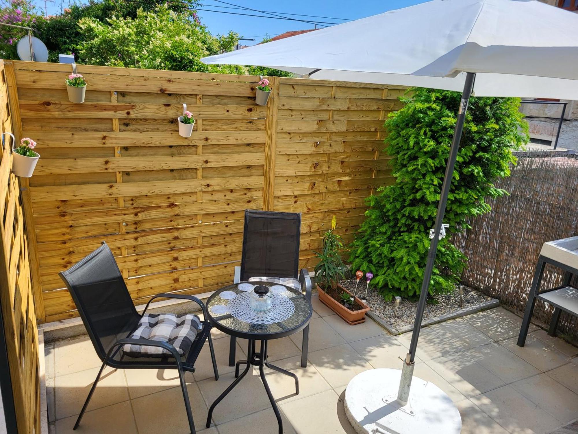 Studio Apartment City With Free Parking PUY Exterior foto