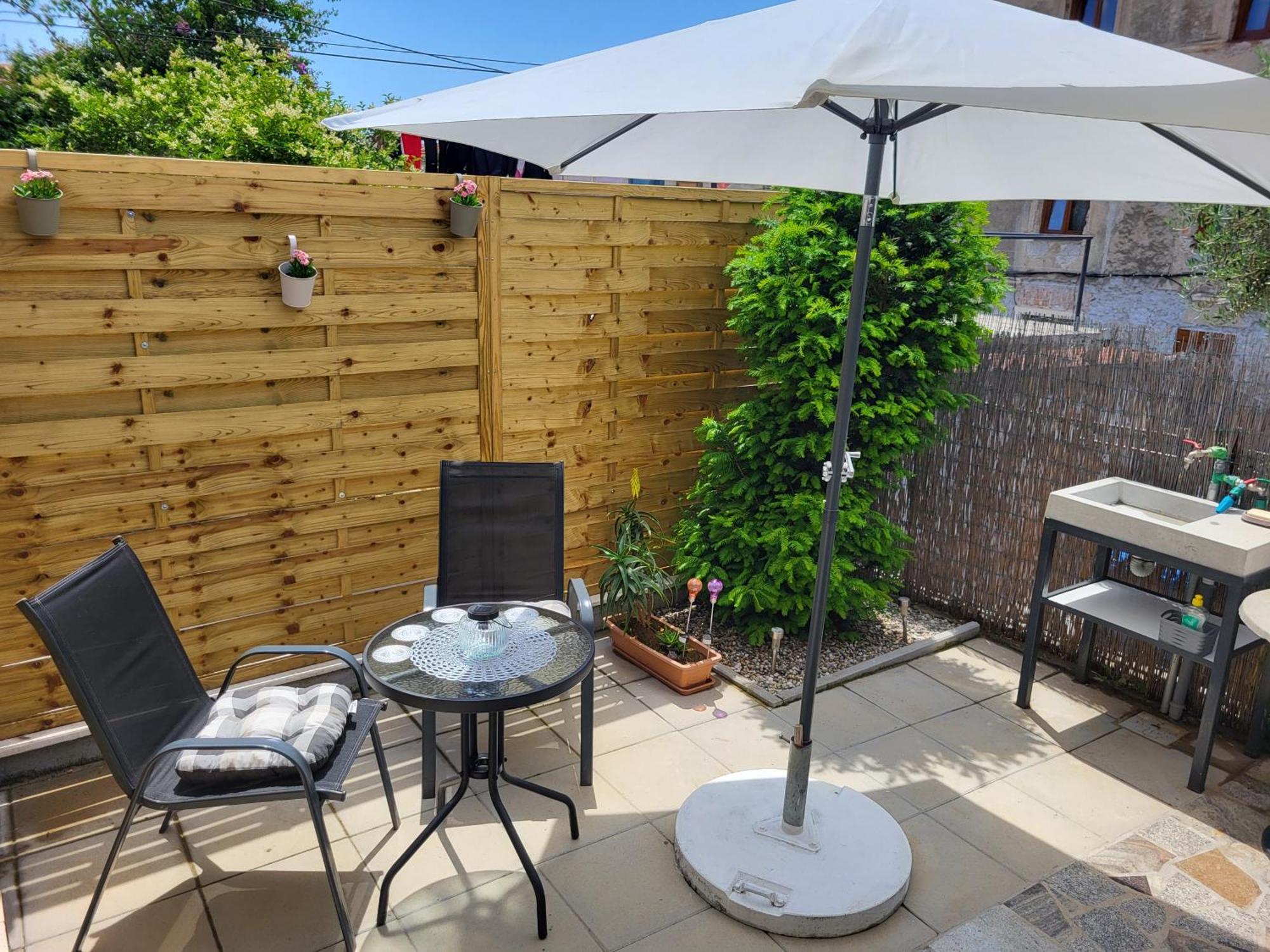 Studio Apartment City With Free Parking PUY Exterior foto